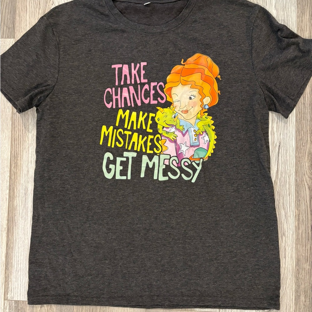 Free with purchase * Women’s Graphic Magic School Bus T-Shirt - Gray